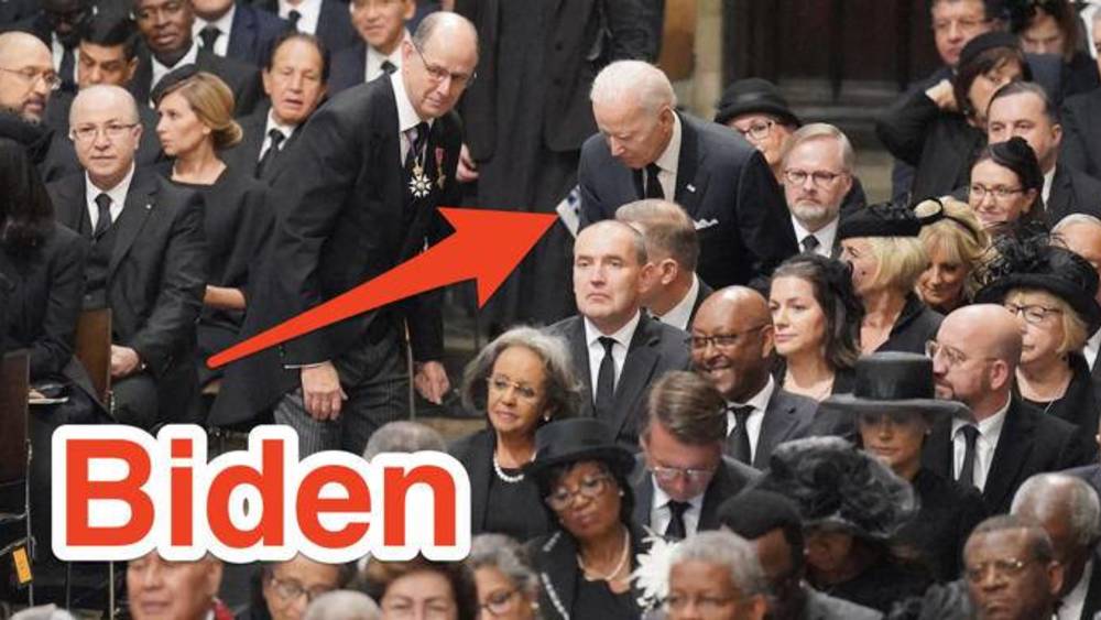 ترامب يسخر من موقع بايدن خلال جنازة الملكة إليزابيث : “هذا ما حدث لأمريكا”