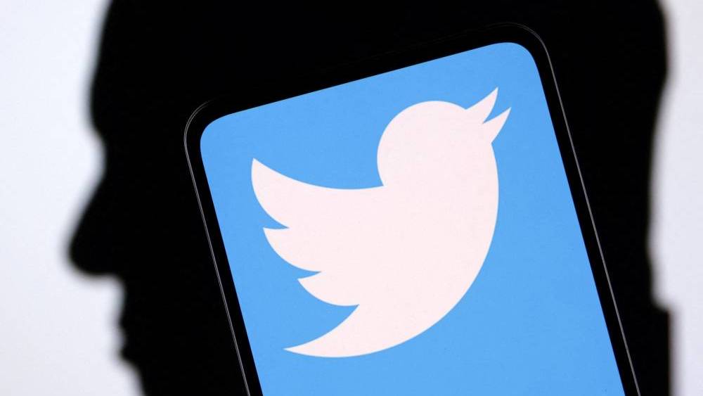 «تويتر» يعيد خاصية تروج لمنع الانتحار