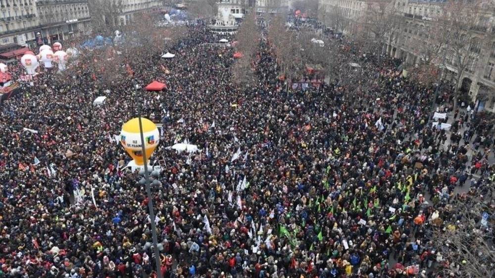 نقابات فرنسا تتطلع لمشاركة مليونية بتظاهرات ضد «نظام التقاعد»