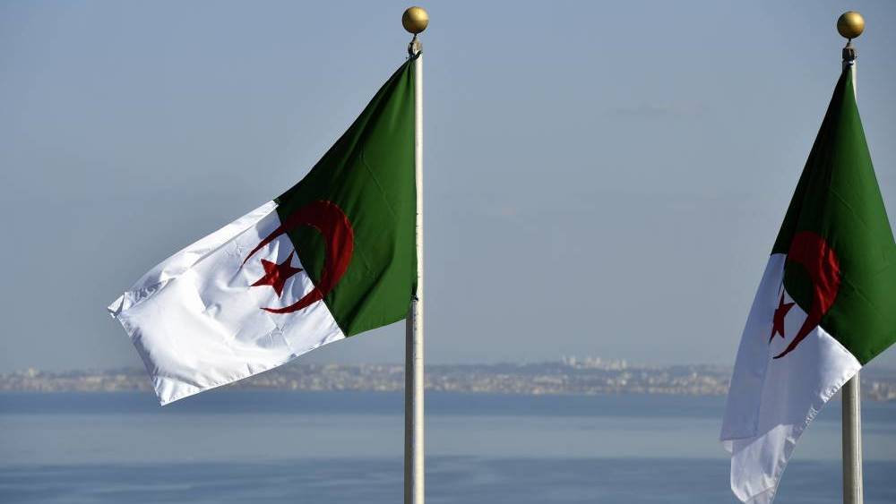 الجزائر تعيد فتح سفارتها في كييف