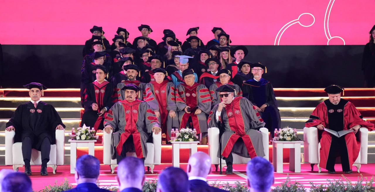 القاضي فائق زيدان يشارك في حفل تخرج طلبة الجامعة الأمريكية في العراق 