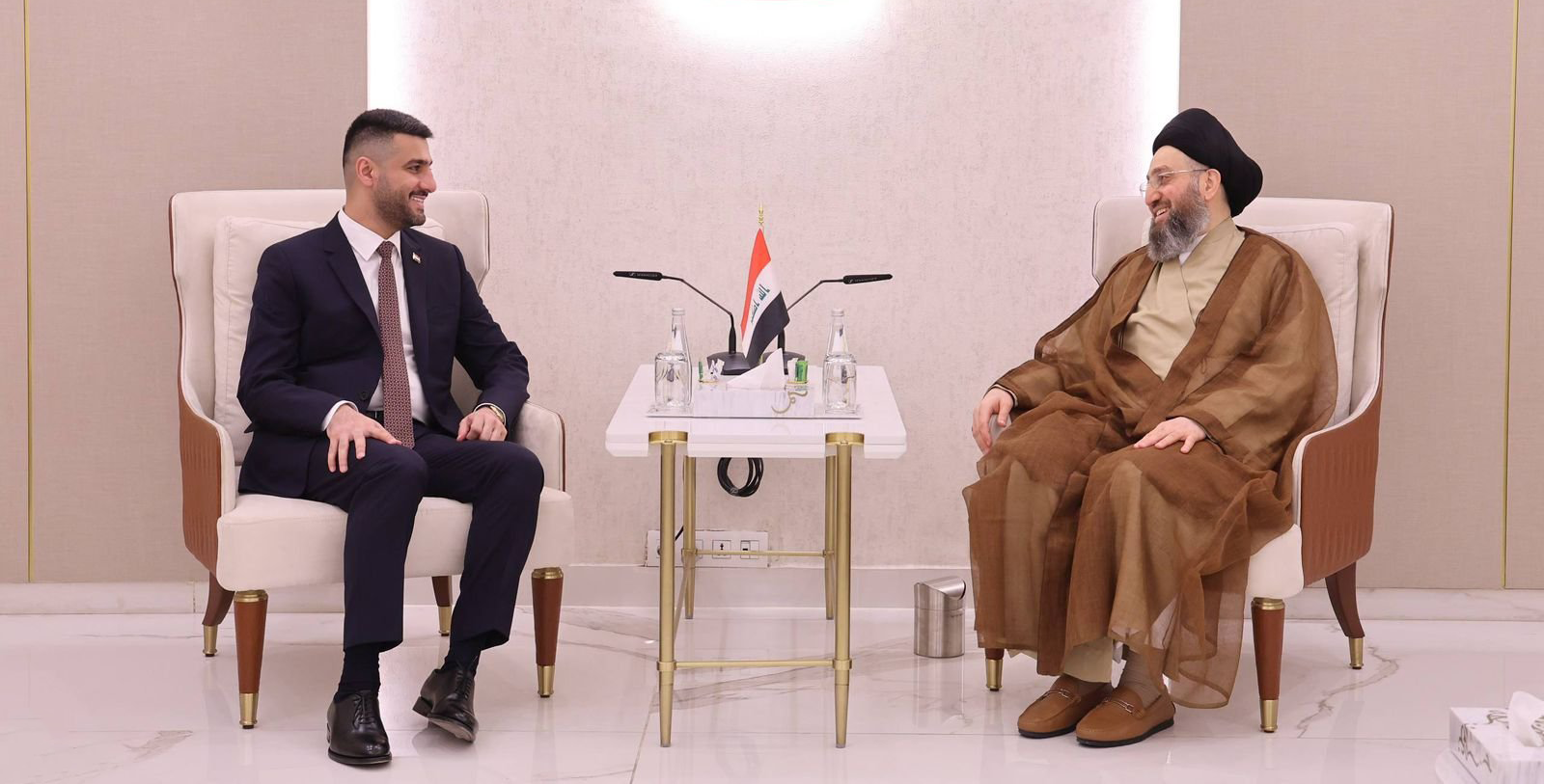 السيد الحكيم يؤكد لوزير الكهرباء أهمية استكمال مشاريع الطاقة النظيفة والحيوية 